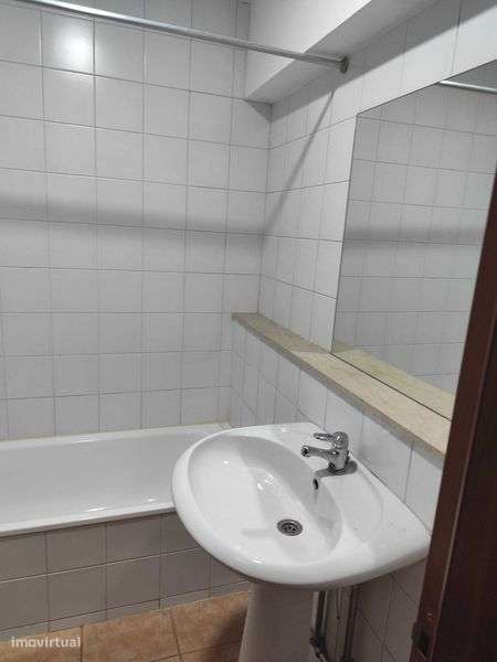Alugo apartamento T1 no Porto na zona do Amial - Grande imagem: 4/6