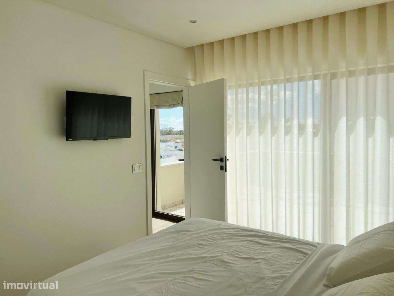 Moradia T4 com garagem baixa de Faro-25