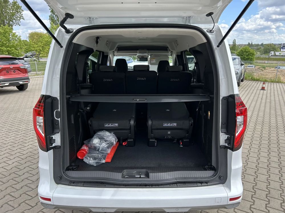 nissan townstar