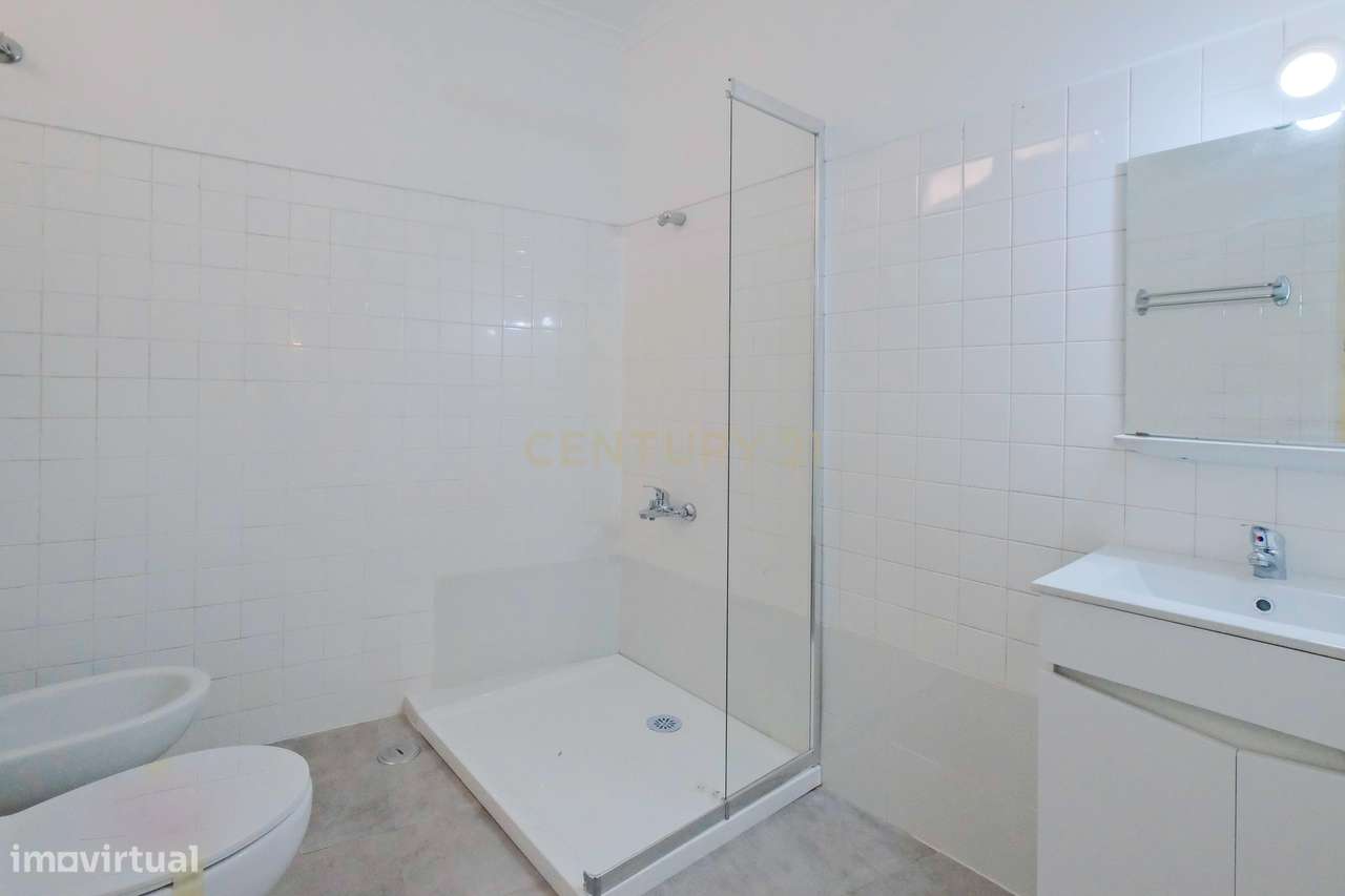 Apartamento T5 no Chiado-14