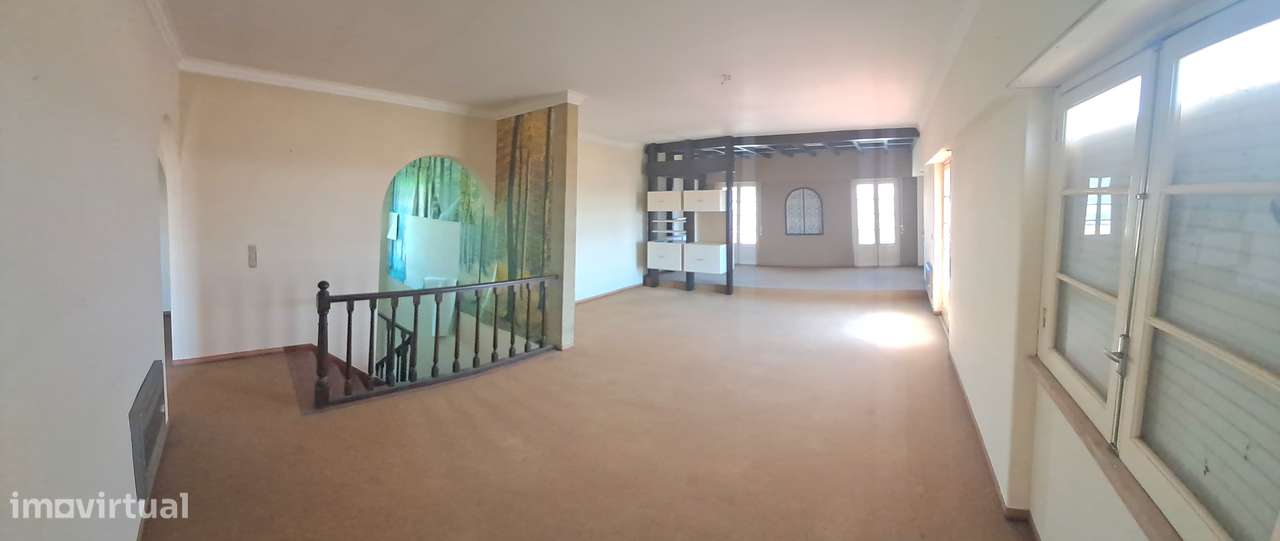 2 MORADIAS Independentes T6 e T1 com , Garagem, Jardim, Terreno ,Adega-13