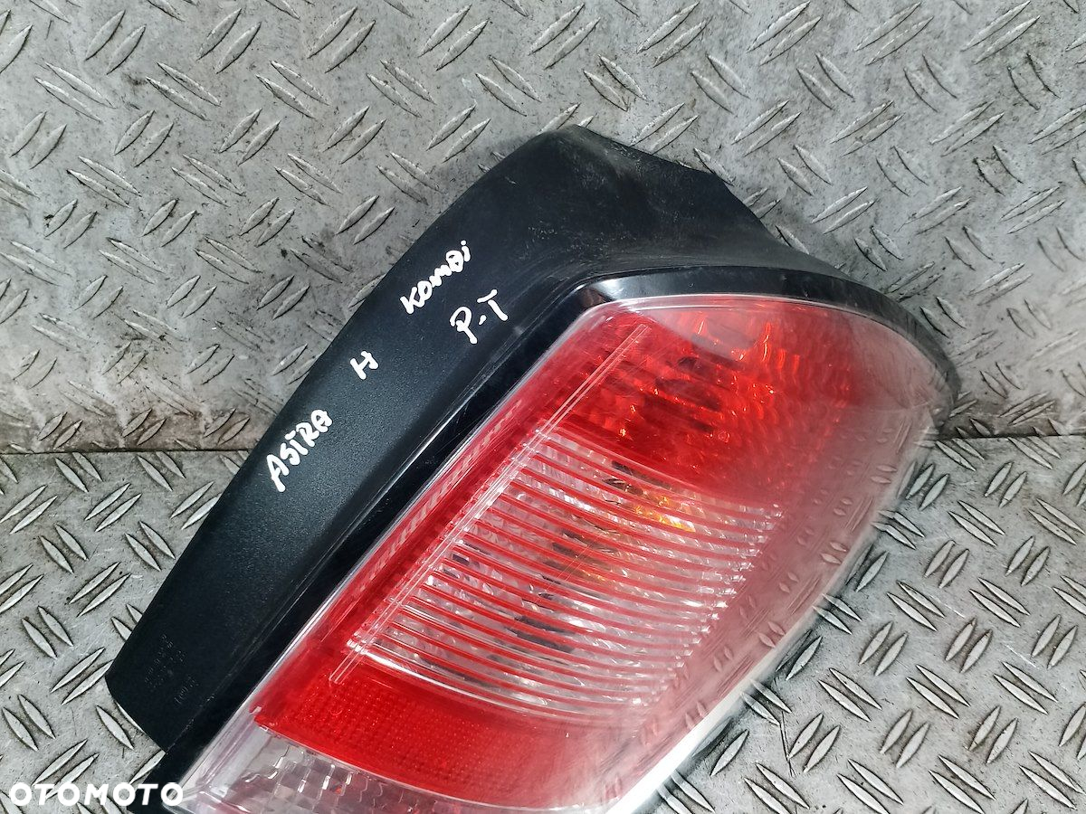 LAMPA TYLNA PRAWA OPEL ASTRA H 13223674 - 6