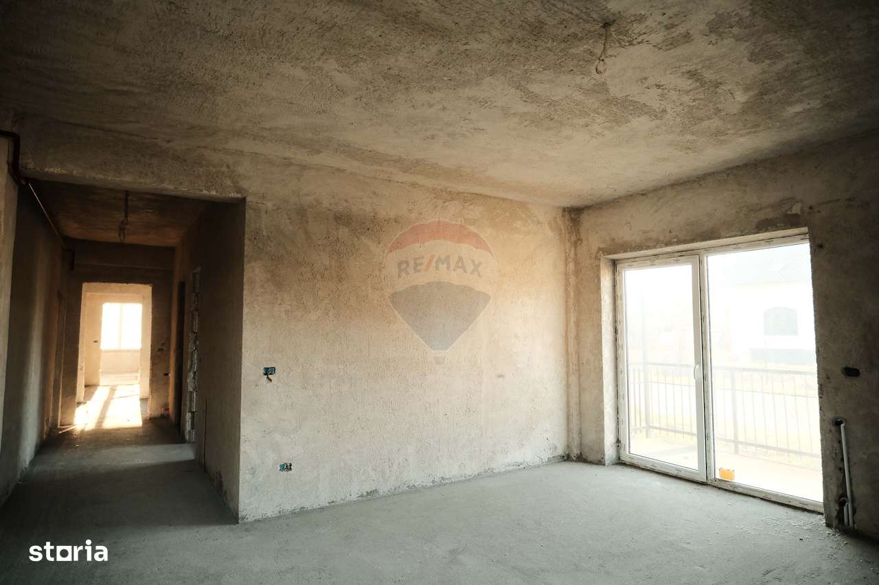 De vanzare bloc la gri format din 9 apartamente-9