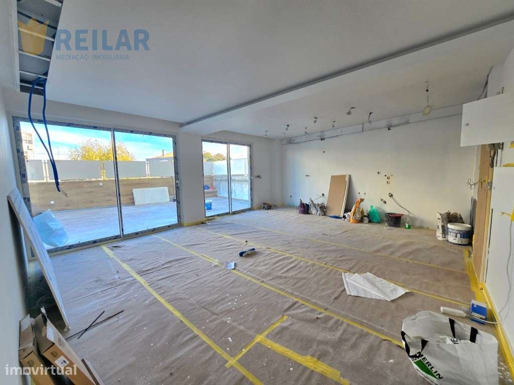 Santa Iria da Azóia - T3 Remodelado-1