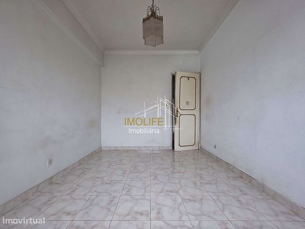 Apartamento T2 com varanda-28