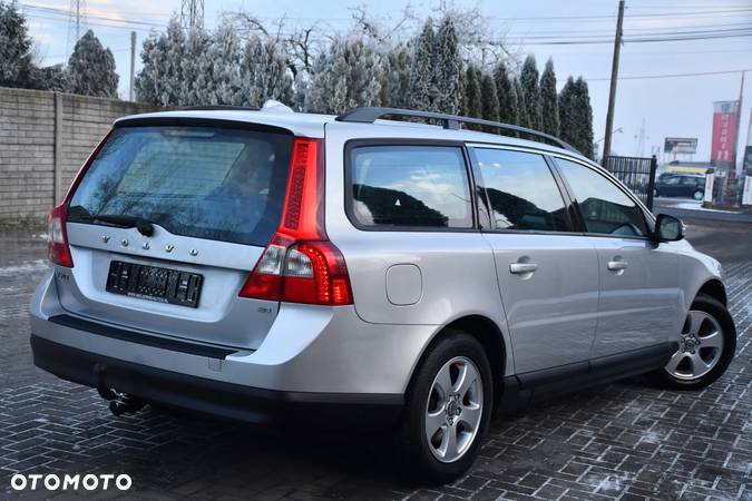 Volvo V70 2.0 - 23