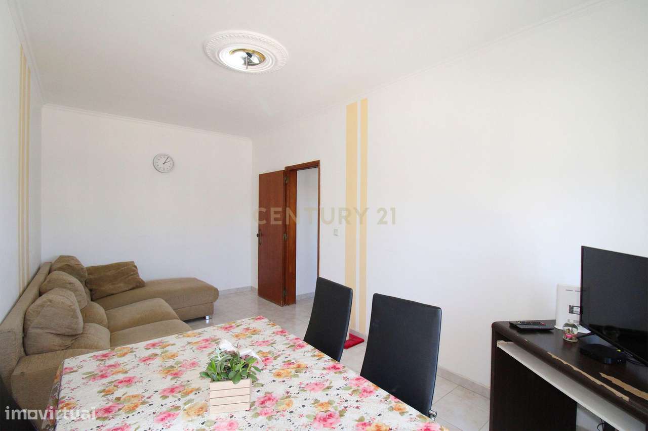Apartamento T2 na Torre da Marinha - Seixal-9