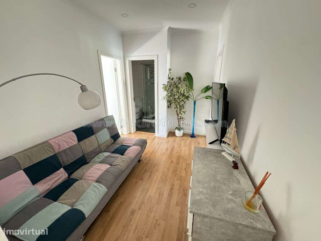 Apartamento T2 remodelado no centro da vila-3