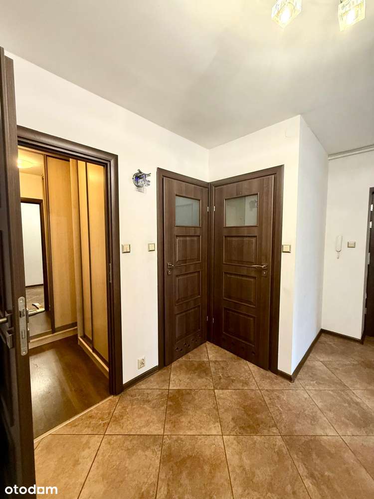 Szukasz przestrzeni? 4 pokoje, balkon, garderoba - gotowe do wejścia!-10
