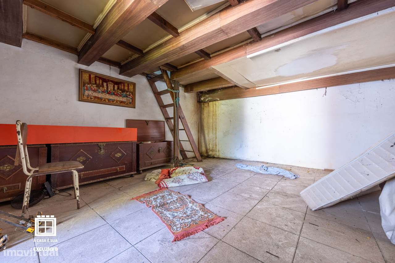 Moradia com duas habitações independentes em Lourosa - Exclusivo-18