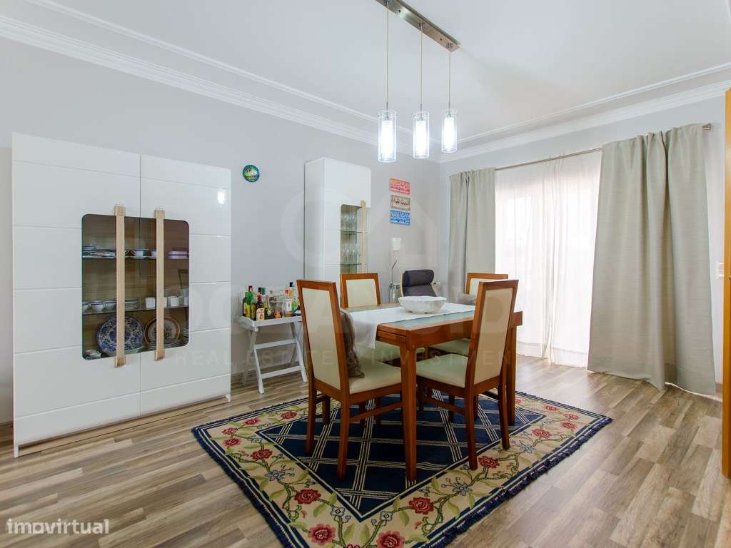 Moradia T4+2 com piscina na Urb. Lombas (São Domingos de Rana)-12