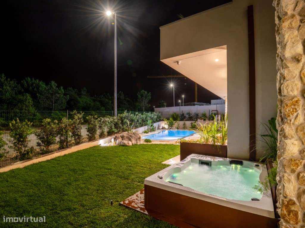 Moradia de extraordinária qualidade junto à lagoa, golfe e praia-45