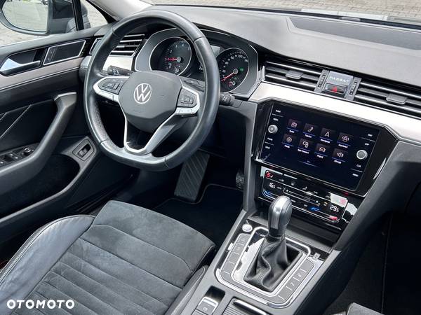 Volkswagen Passat 1.5 TSI EVO Elegance DSG - 12