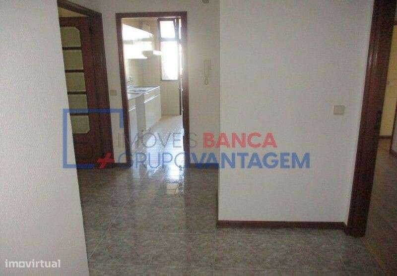 Apartamento T2 Vilar do Paraíso - Grande imagem: 5/6