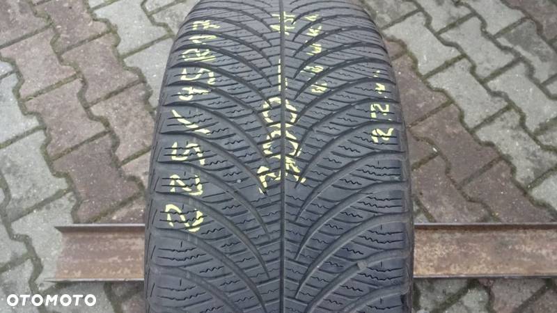 Opona całoroczna 225/45R17 Goodyear Vector4season - 2