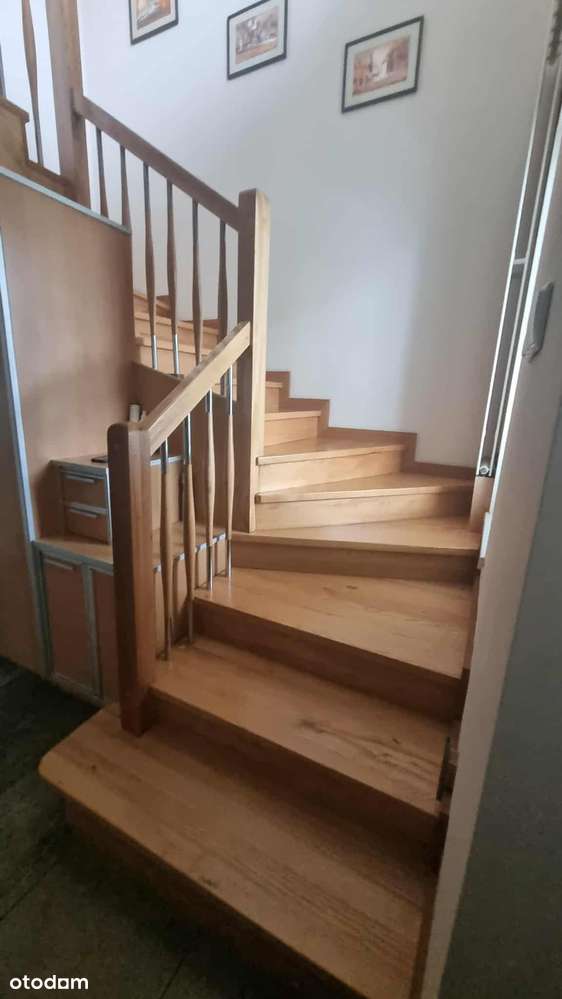 Zadbany dom w Cieszynie w dzielnicy Mnisztwo.-9