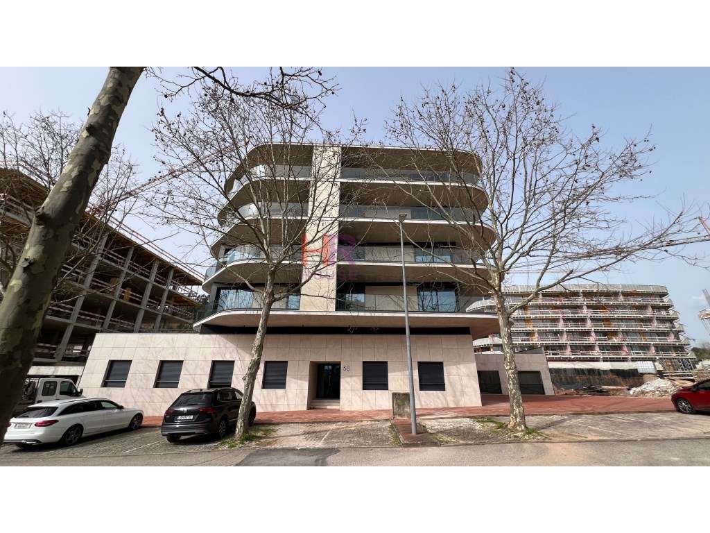 Vende-se Fantástico T2 com terraço privativo-44