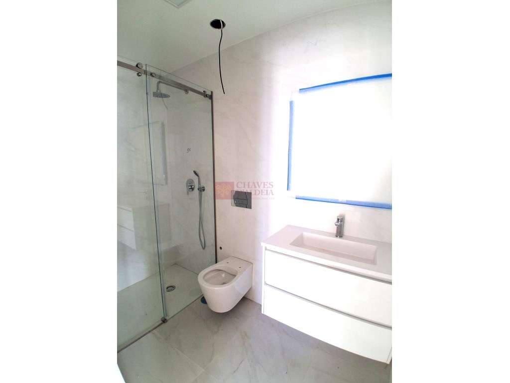 ERICEIRA - T2 COM TERRAÇO E VISTA MAR-5