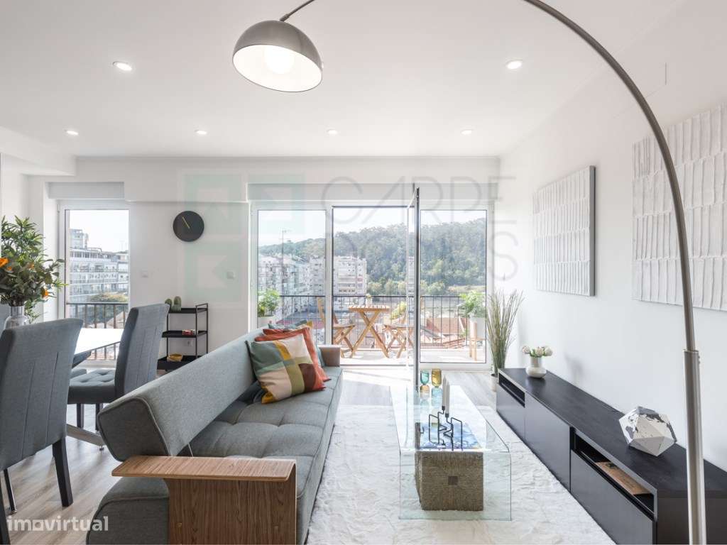 Apartamento T3 Totalmente remodelado, em Benfica - Lisboa-1