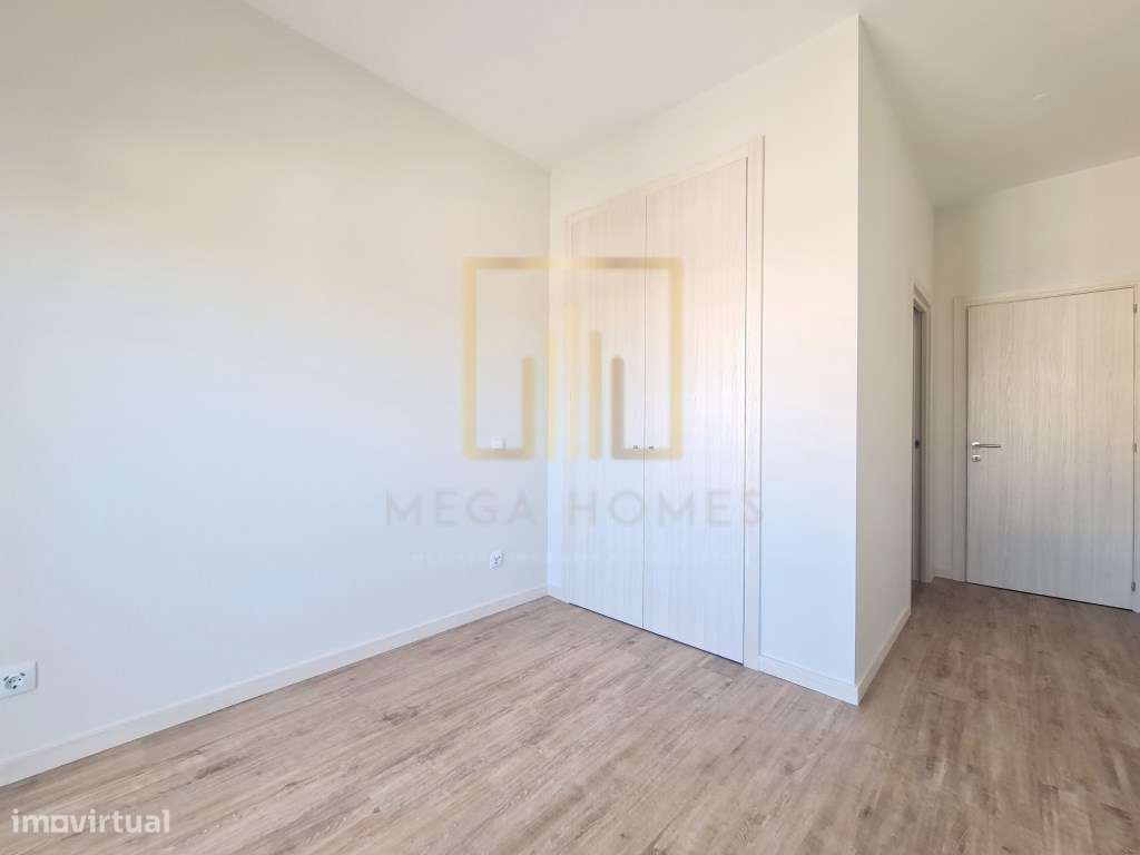 T4, Novo, último piso, em Fojo, Portimão-19