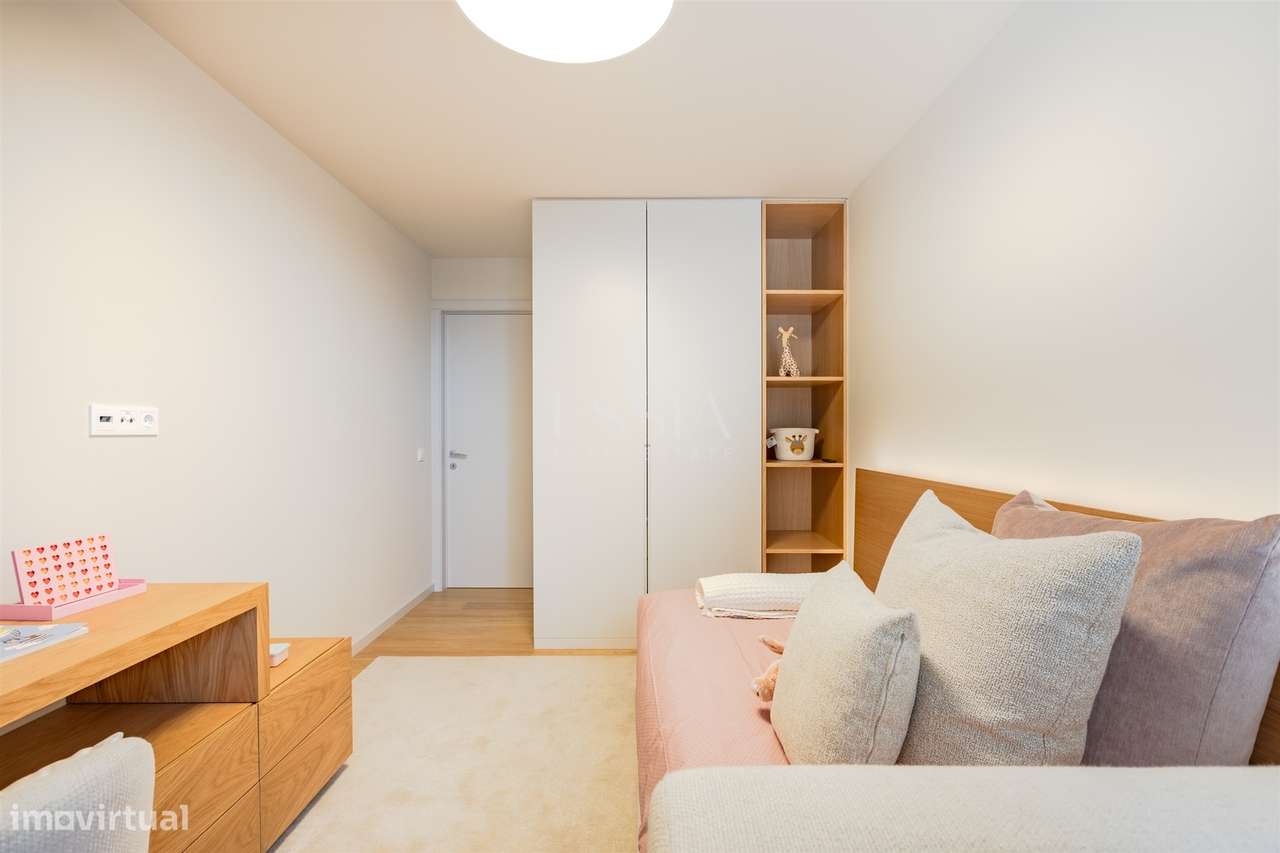 T3 Varanda 14m2 Vistas Rio e Mar Jardins Arrábida | T3 Gaia The Yard-18