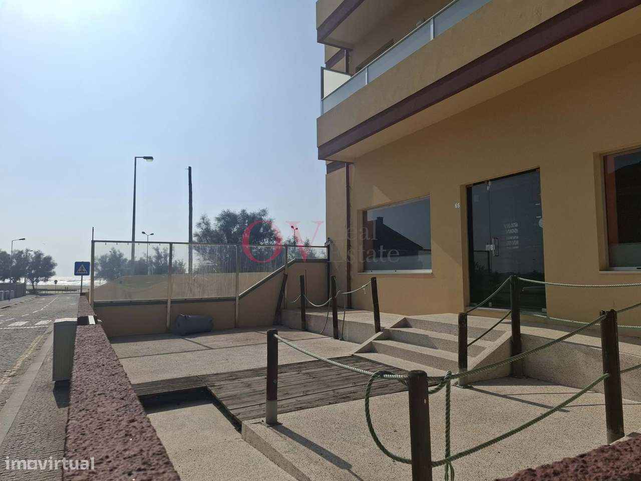 Loja Rés-do-chão, com esplanada, 1ª linha da Praia do Marreco em prédi - Grande imagem: 4/19