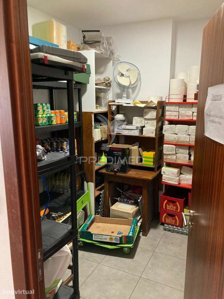 Faro- Restaurante com Esplanada & Take Away em  funcionamento - Grande imagem: 3/9