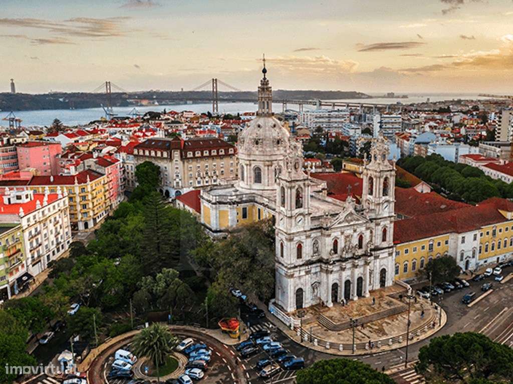 Apartamento T2 com varanda e vista rio em Lisboa-29