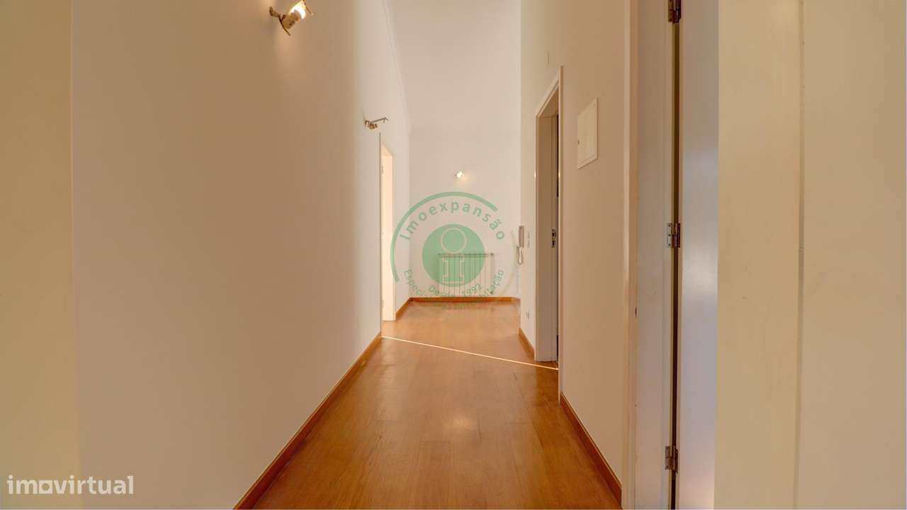 Moradia T4 com Piscina e Vista Mar-9