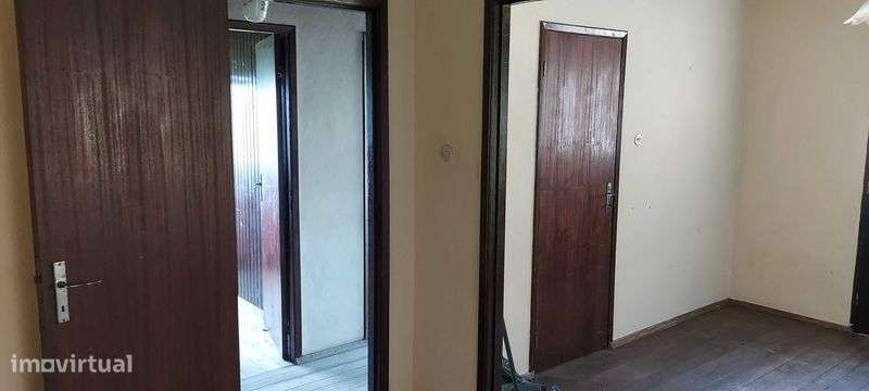 Casa antiga com terreno - Grande imagem: 4/9