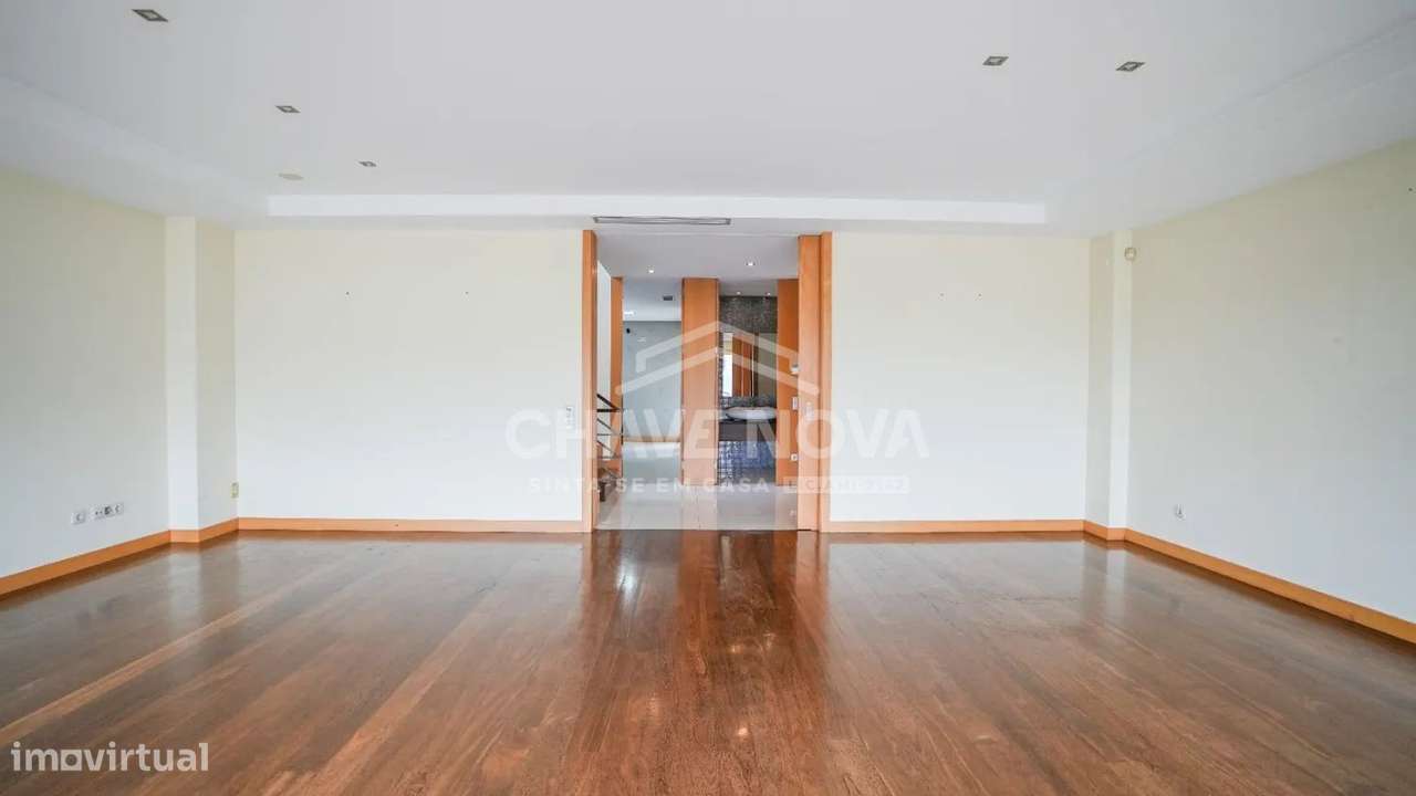 Moradia Geminada V4, situada em Pedroso,Carvalhos Vila Nova de Gaia.-5