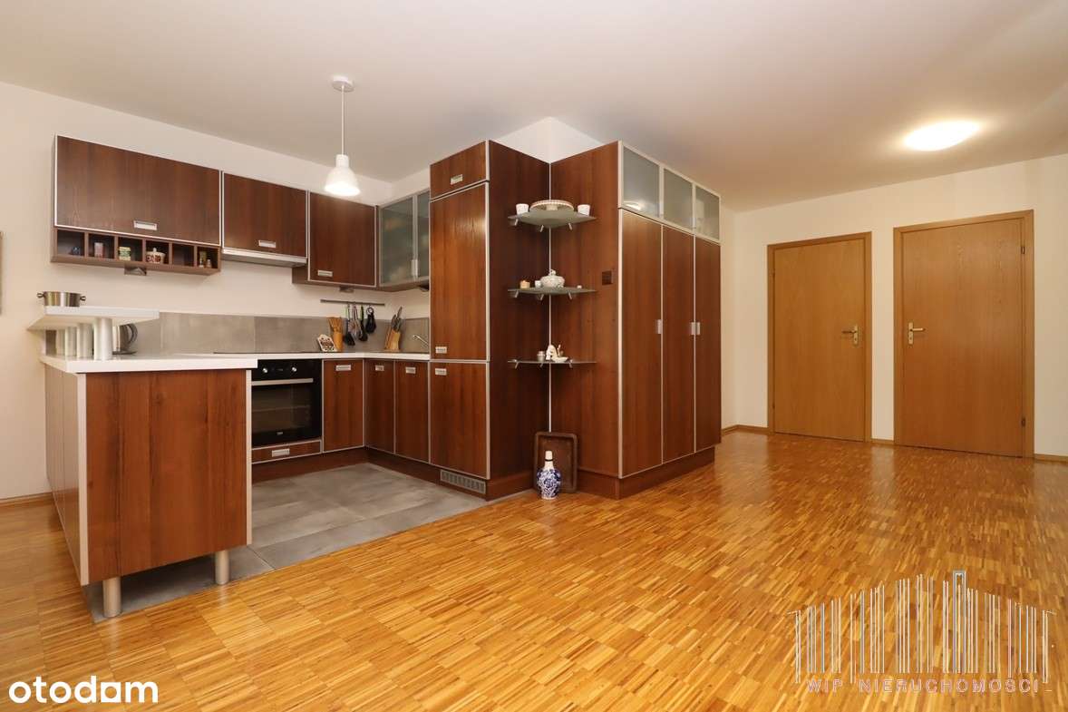 Komfortowy apartament z garażem i dużym tarasem, 2002 rok-6