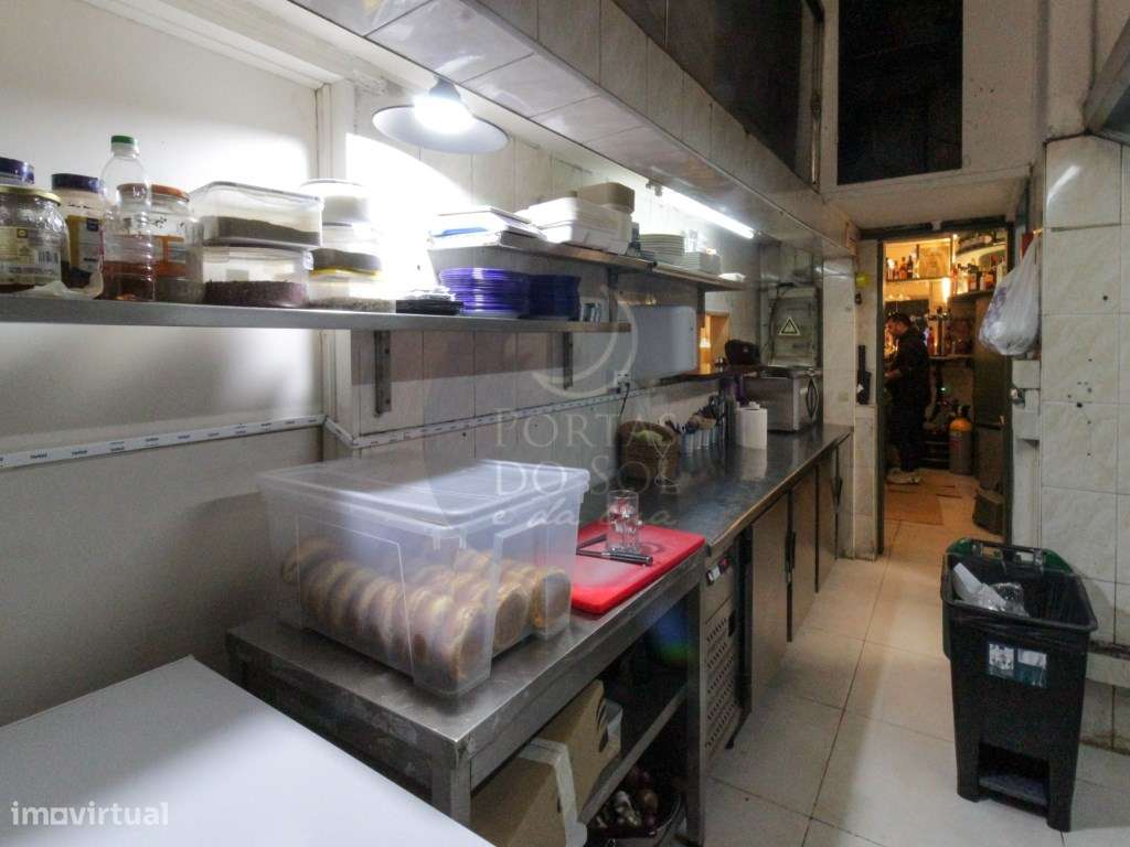 Hamburgueria totalmente equipada no centro de Lisboa-9
