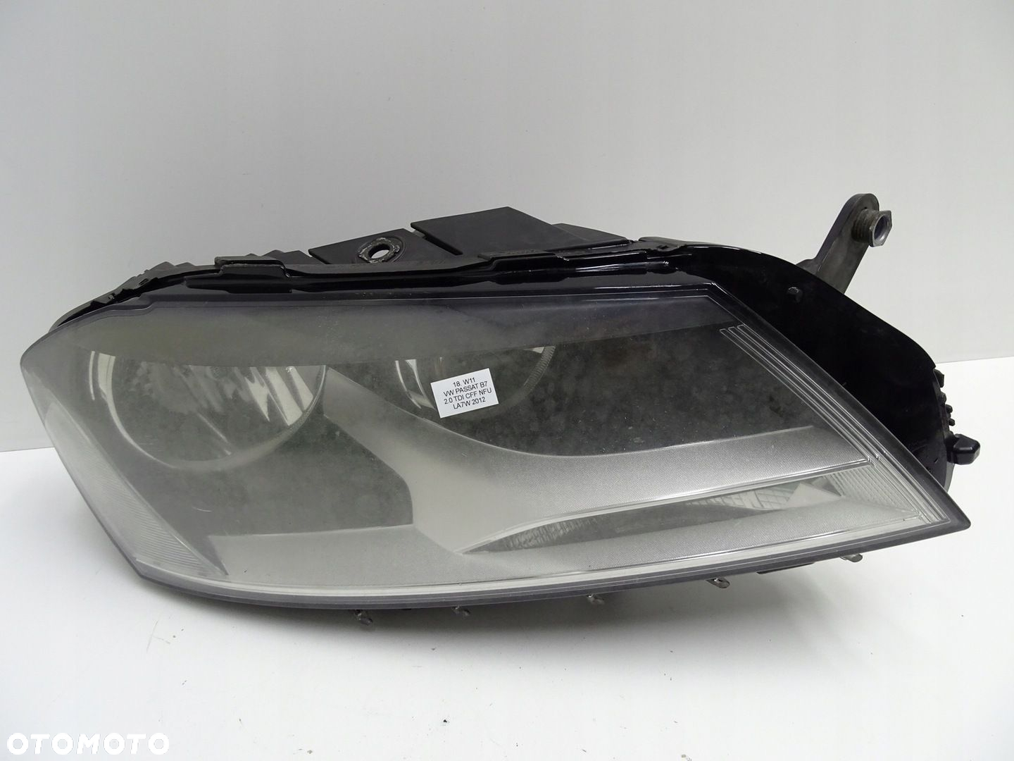 LAMPA PRAWY PRZÓD PRAWA PRZEDNIA 3AC941006 VW PASSAT B7 UK 10-14r - 2