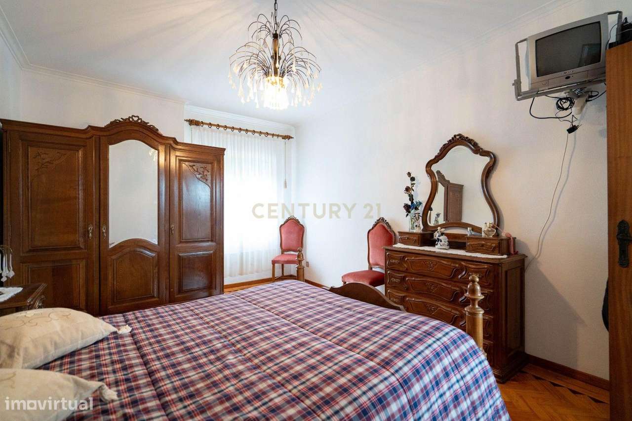 Moradia T3 + 1, com Terreno, em Vila Nova de Poiares-10