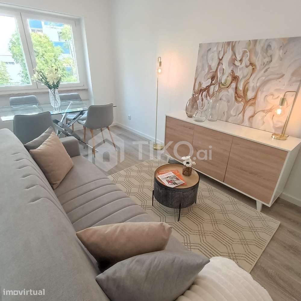 Apartamento T2 remodelado, equipado e mobilado em São Domingos de Benf - Grande imagem: 2/11