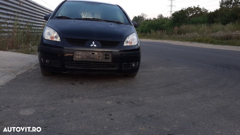 Far dreapta Mitsubishi Colt - 3