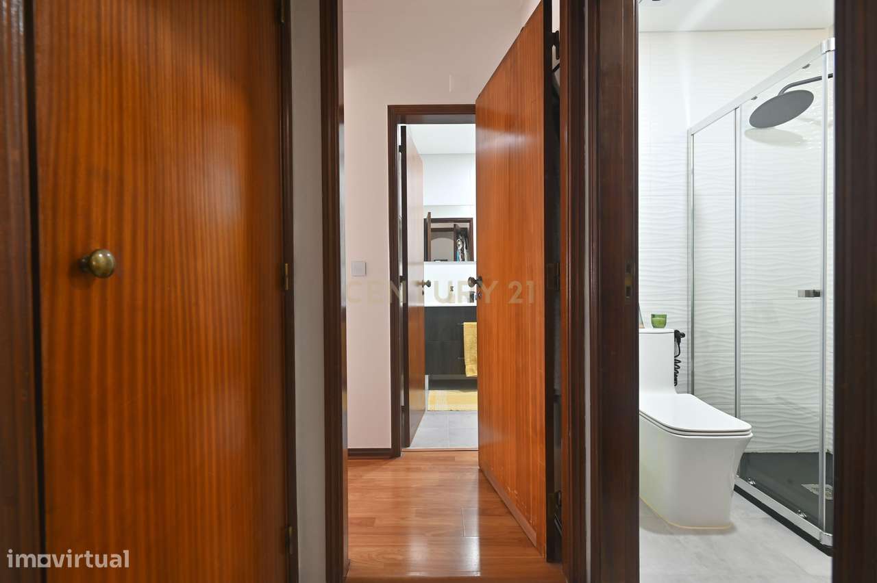 Apartamento T3 semi-remodelado, luminoso e pronto a habitar, na Rincho-20