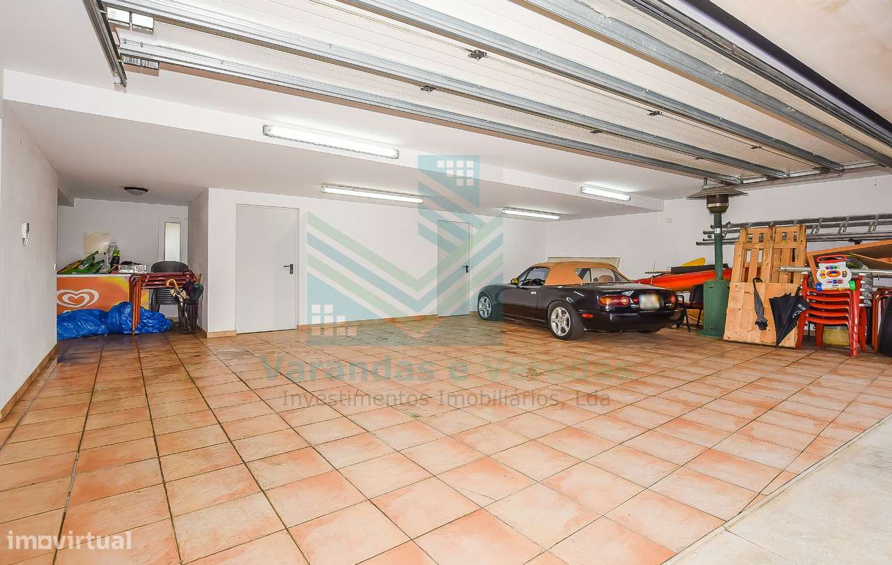 Moradia de luxo T5 com piscina e anexo-46