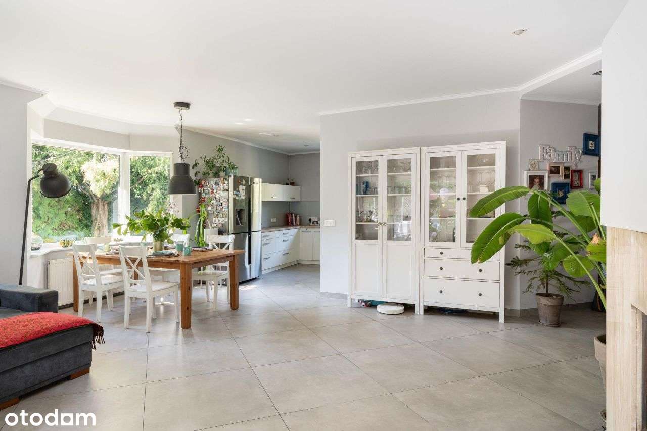 Podmiejski komfort-wygodny parterowy dom z ogrodem-4