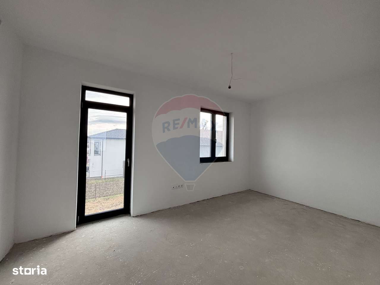 Casă / Vilă cu 4 camere de vânzare-14