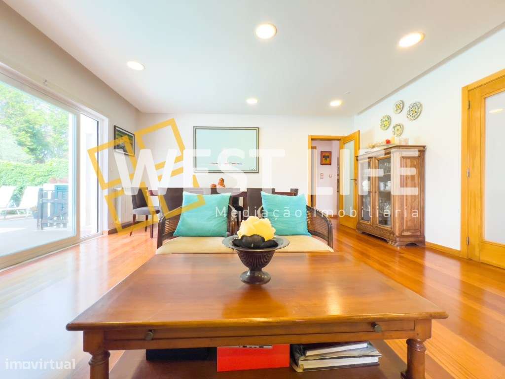 Moradia T4 de áreas amplas com jardim e piscina - Cascais - EXCLUSI... - Grande imagem: 4/47