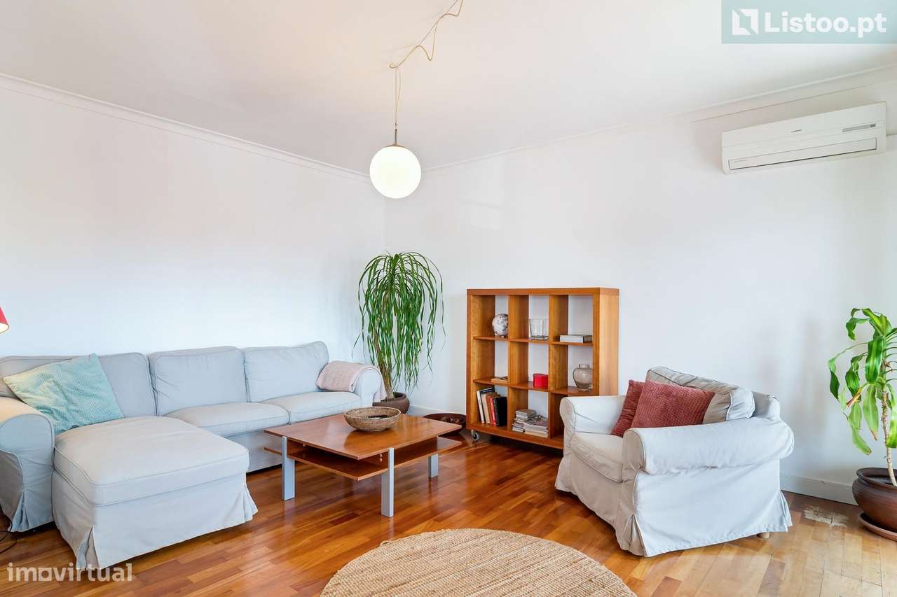 Apartamento T2+T1 com vista mar, no Monte Estoril-5