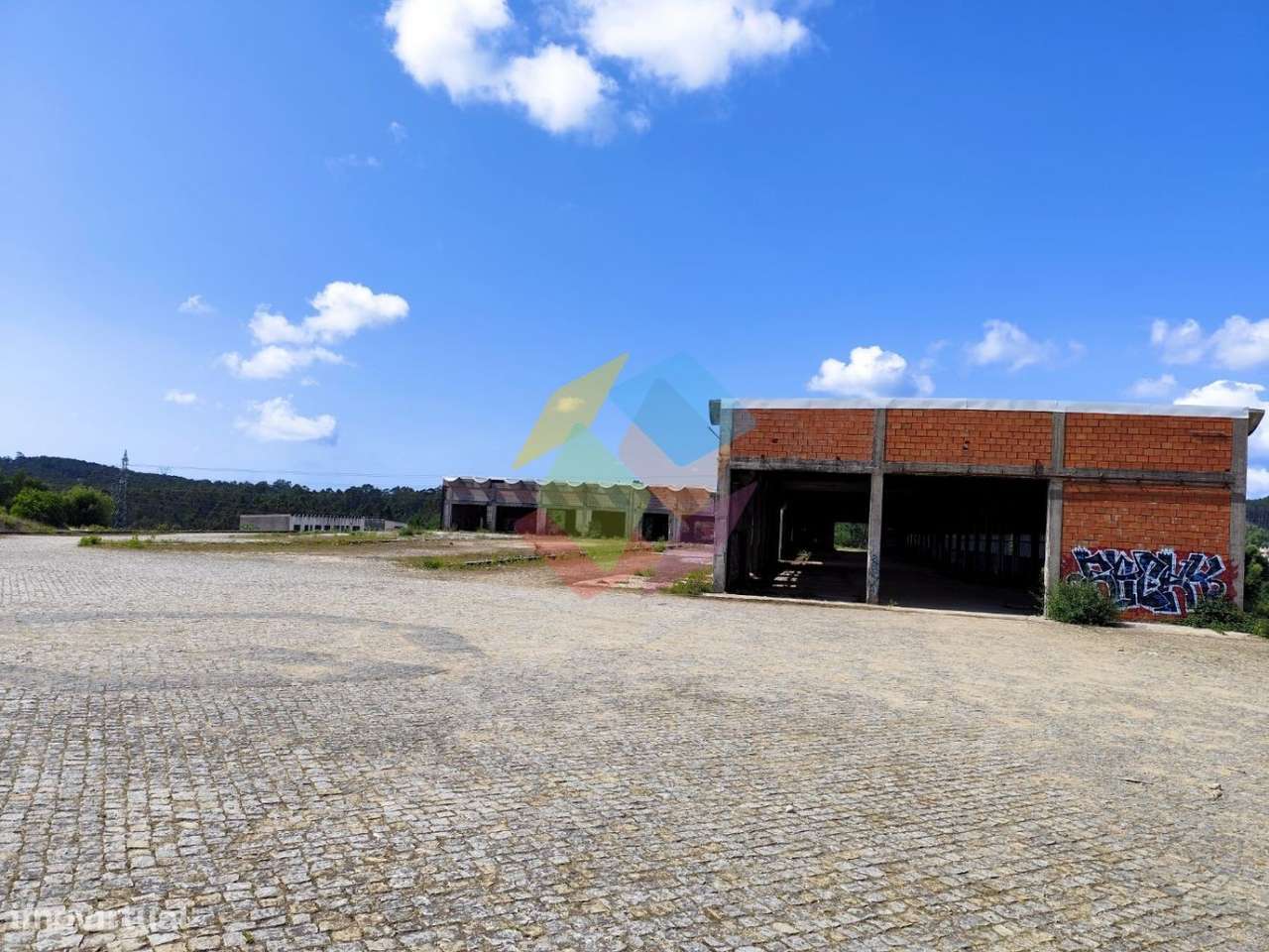 Armazem industrial 21.395,90m2 Minas do Pintor Nogueira do Cravo-1