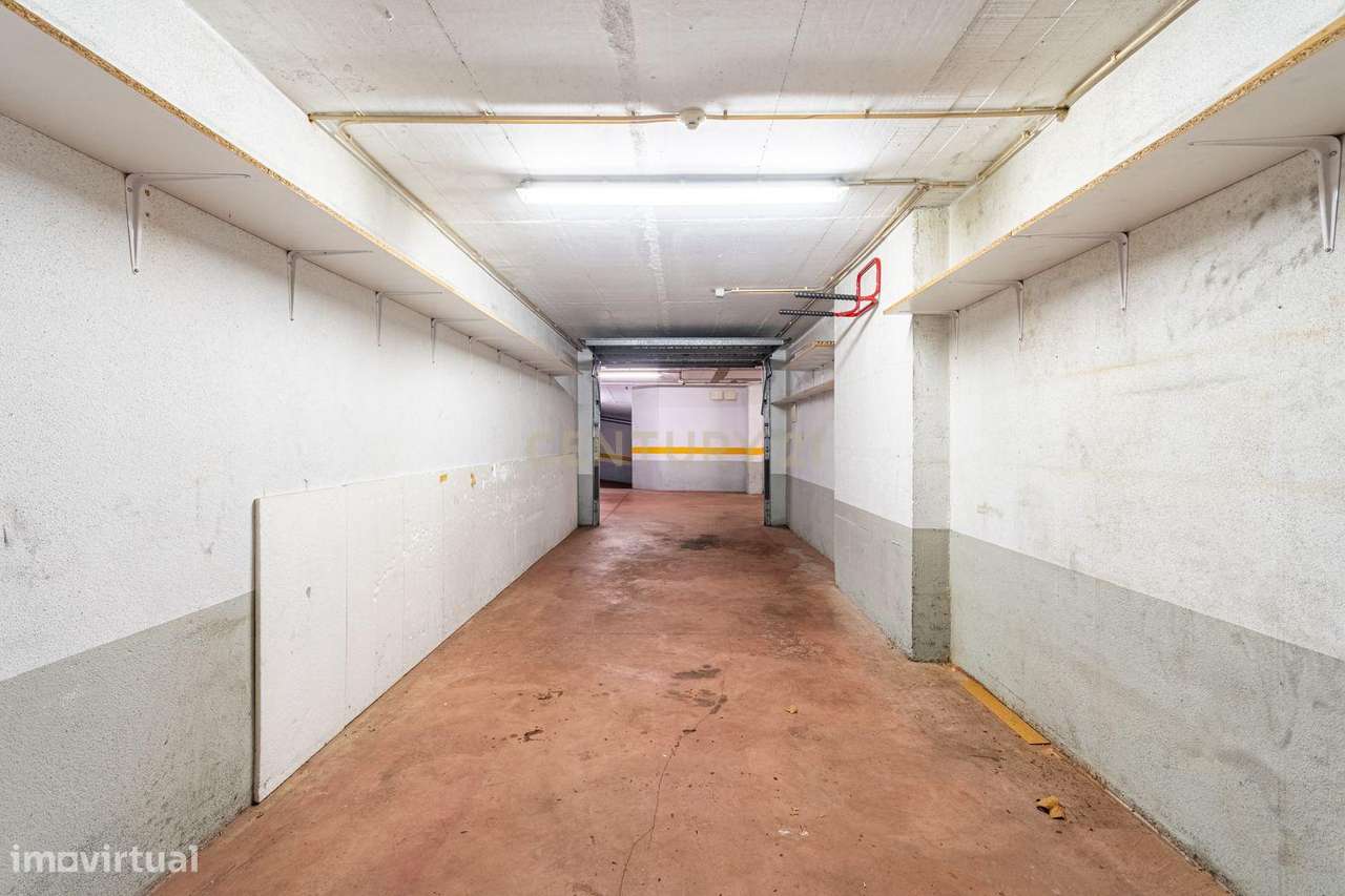 T3 com duas varandas na Rua Pulido Valente Colinas do Cruzeiro-38