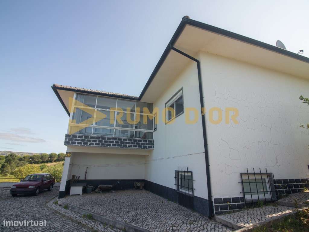 Moradia T4 com 2 Pisos em lote terreno de 8000 m² - Penedos / Alenquer - Grande imagem: 4/50