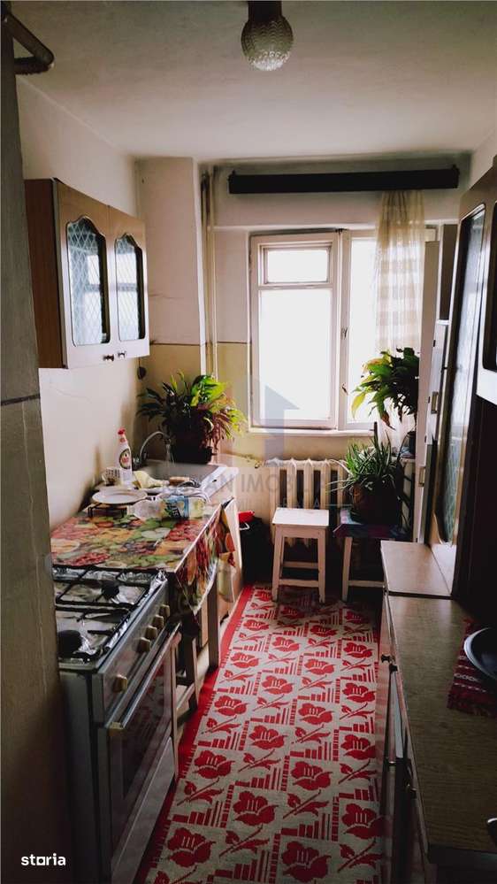 2 camere confort 1 Decomandat, Viziru 3, etaj intermediar - Imagine principală: 3/6