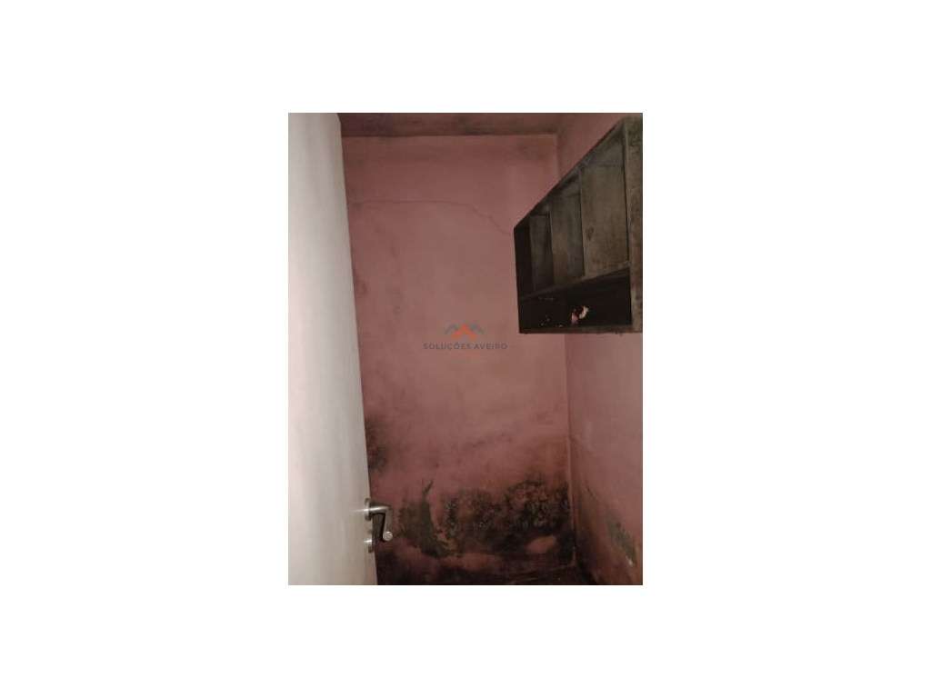 Moradia T4 com Espaço Comercial-44