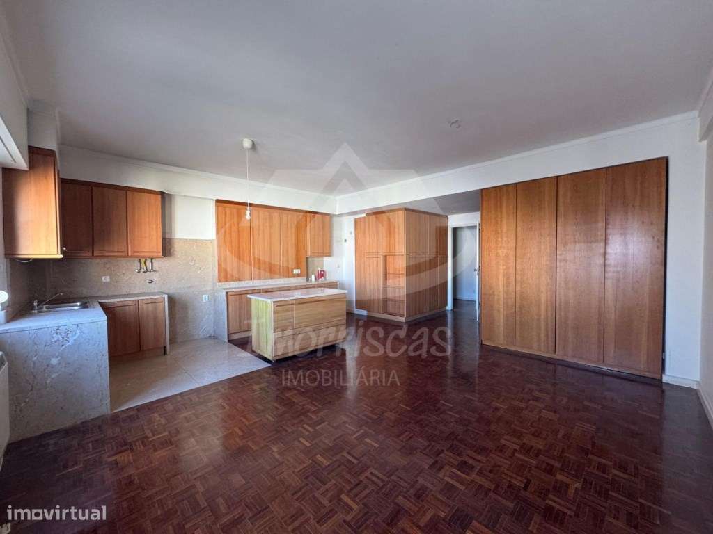 Apartamento T4 próximo da estação de metro no Lumiar, Lisboa - Grande imagem: 5/38