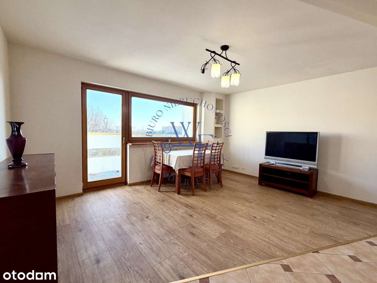 Przestronne mieszkanie trzypokojowe / Chojny-0